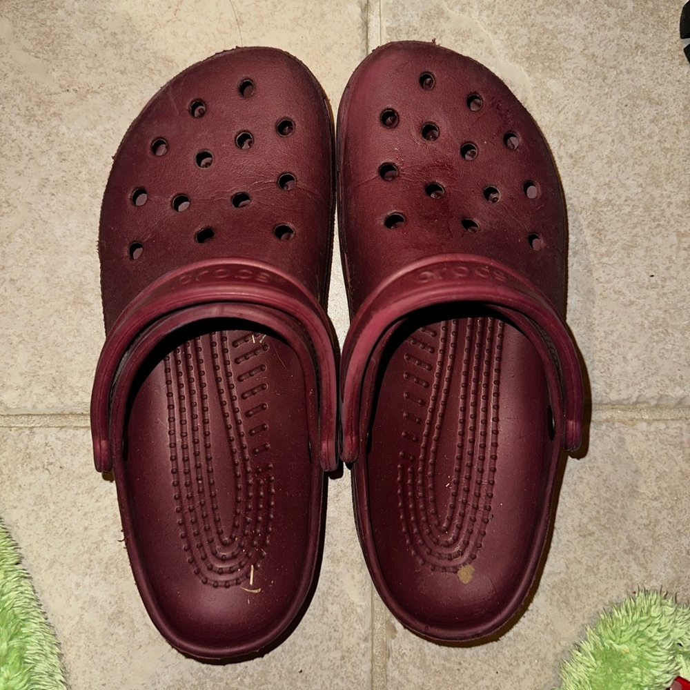 Burgundy crocs
